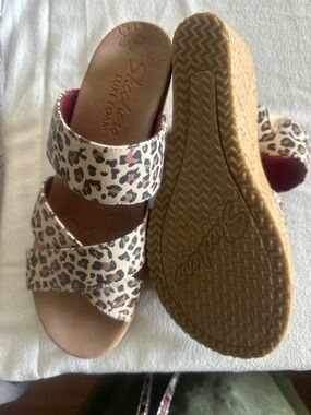 Skechers Leopard Print Wedge Slide Sandals - Tan and Black